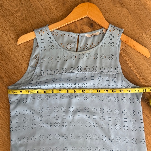 Light Blue Cut-Out Tank Top – Elegant & Stylish Everyday Wear 💙✨ - Picture 4 of 4